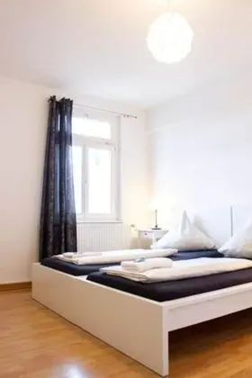 Tek Büyük Yataklı Oda, Ortak Banyo