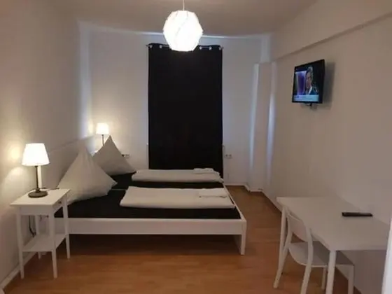 Tek Büyük Yataklı Oda, Ortak Banyo