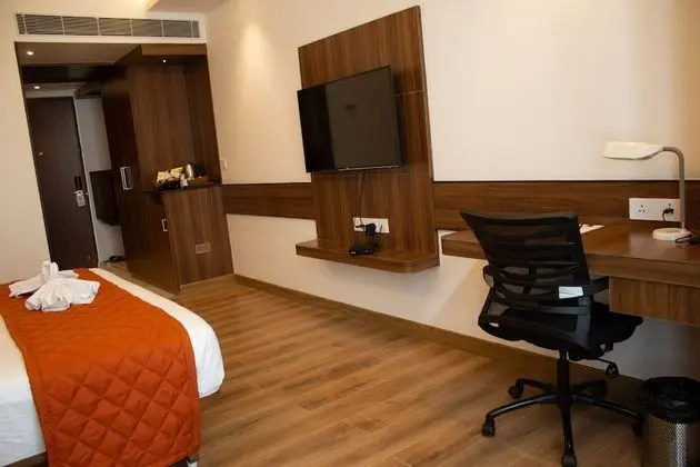 Club Tek Büyük Yataklı Oda, Sigara İçilebilir, Bahçe Manzaralı