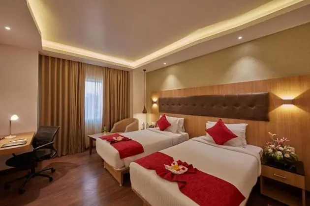 Deluxe Tek Büyük Yataklı Oda, Sigara İçilebilir, Bahçe Manzaralı
