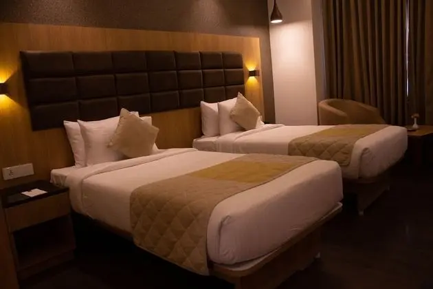 Deluxe Tek Büyük Yataklı Oda, Sigara İçilebilir, Bahçe Manzaralı