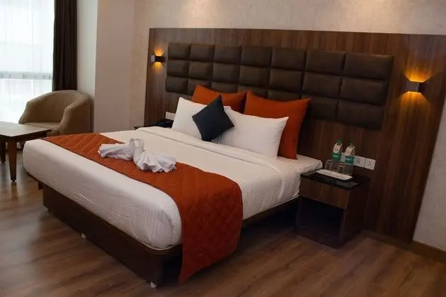 Deluxe Tek Büyük Yataklı Oda, Sigara İçilebilir, Bahçe Manzaralı