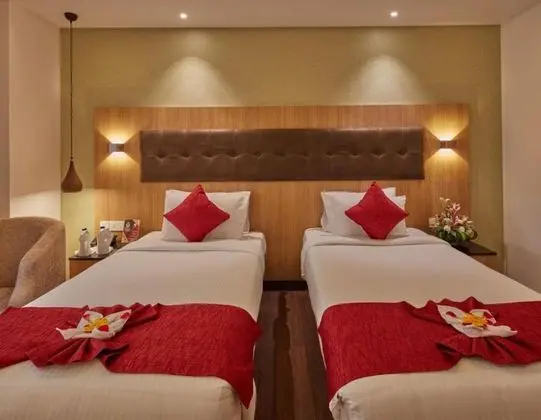 Deluxe Tek Büyük Yataklı Oda, Sigara İçilebilir, Bahçe Manzaralı