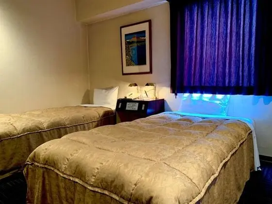 İki Ayrı Yataklı Oda, Sigara İçilebilir