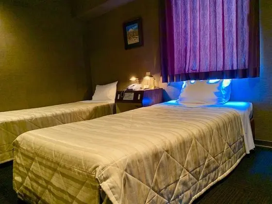 İki Ayrı Yataklı Oda, Sigara İçilmez