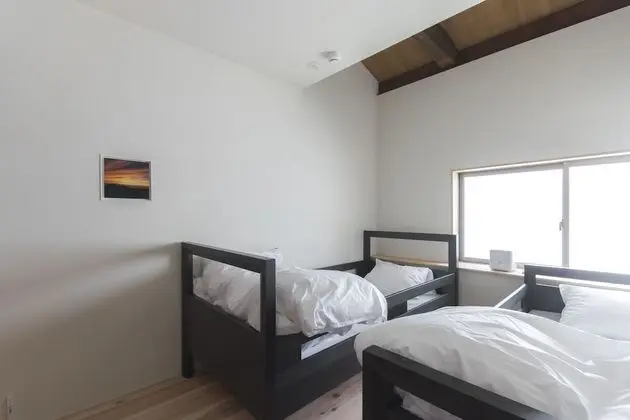 Basic İki Ayrı Yataklı Oda, Ortak Banyo, Ek Bina