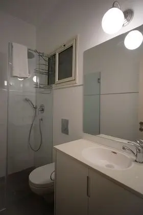 Comfort Tek Büyük veya İki Ayrı Yataklı Oda