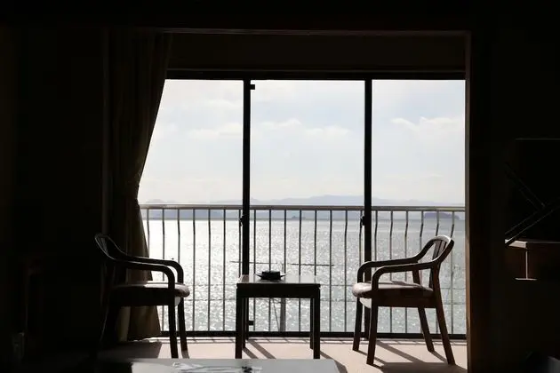 Traditional Üç Kişilik Oda, Ortak Banyo, Kısmi Deniz Manzarası (Business Japanese Style, w/Toilet)