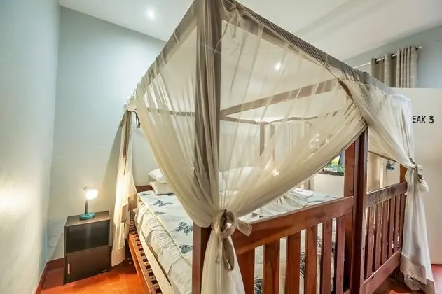 Teak Rooms