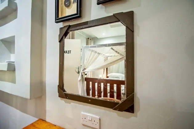 Teak Rooms
