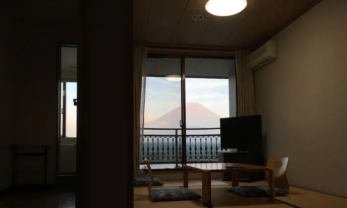 Deluxe Üç Kişilik Oda, Sigara İçilmez, Özel Banyo (Small JapaneseWestern, Mt & Lake View)