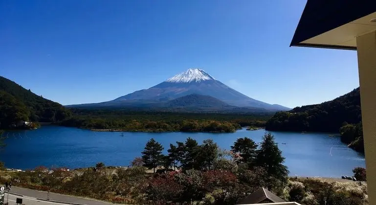 Deluxe Üç Kişilik Oda, Sigara İçilmez, Özel Banyo (Small JapaneseWestern, Mt & Lake View)