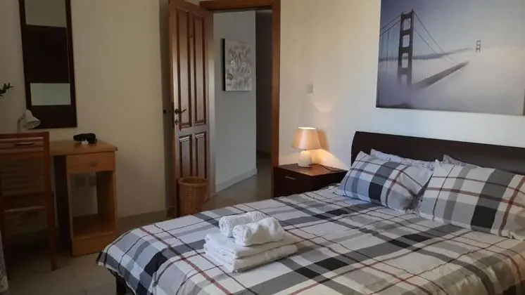 Classic Tek Büyük Yataklı Oda, Özel Banyo, Avlu Manzaralı