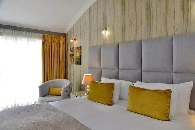 Luxury Oda, 1 Büyük (Queen) Boy Yatak (Upstairs)