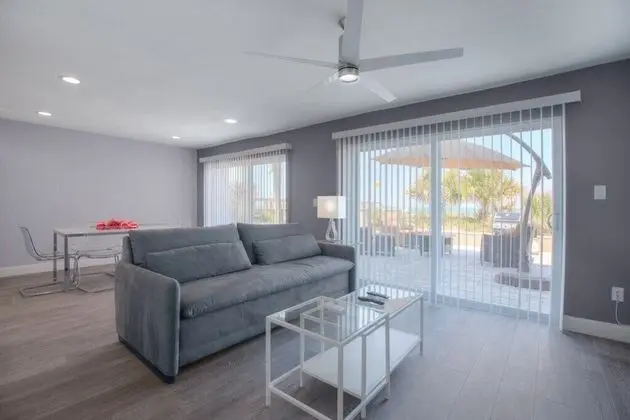 Daire (Shore to Please Beach Oceanfront Pati)
