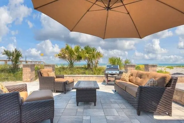 Daire (Shore to Please Beach Oceanfront Pati)