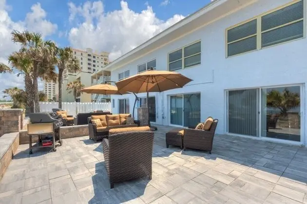 Daire (Shore to Please Beach Oceanfront Pati)