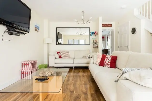 Ev (4 Bedrooms)