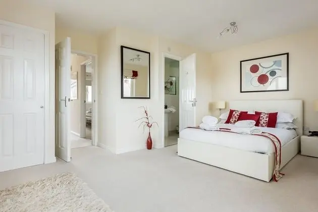 Ev (4 Bedrooms)