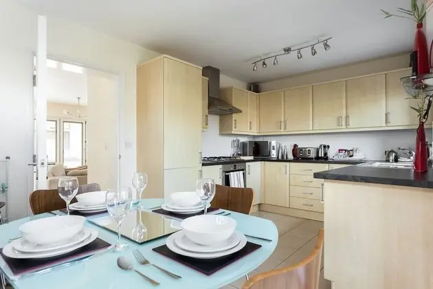 Ev (4 Bedrooms)