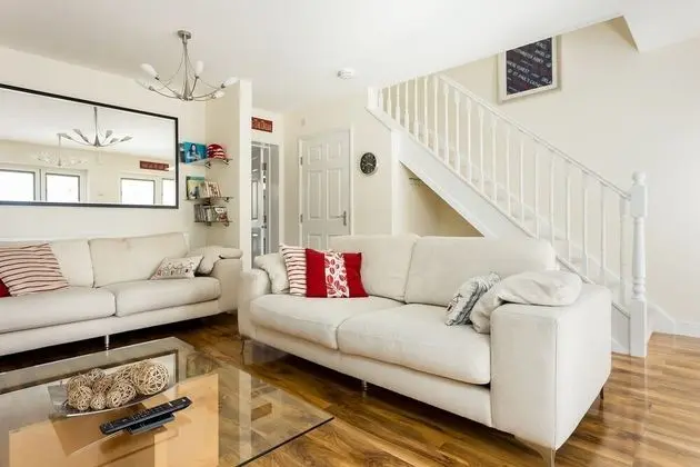 Ev (4 Bedrooms)