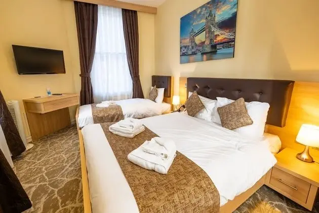 Deluxe Üç Kişilik Oda