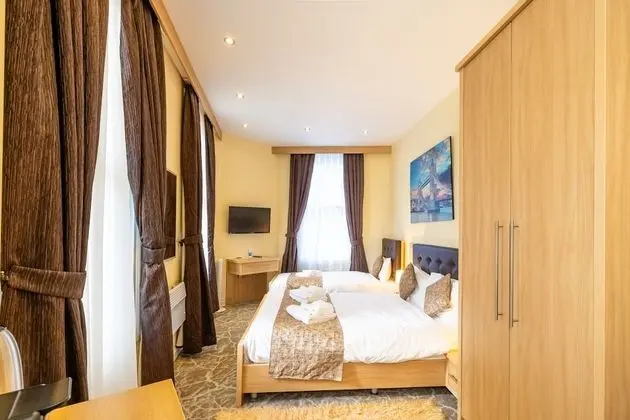 Deluxe Üç Kişilik Oda