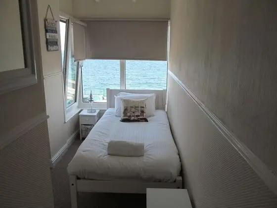 Tek Kişilik Oda, Deniz Manzaralı