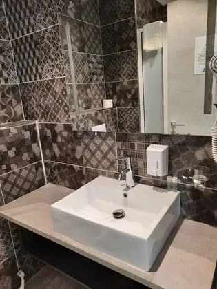 Standard Tek Büyük veya İki Ayrı Yataklı Oda, Balkon