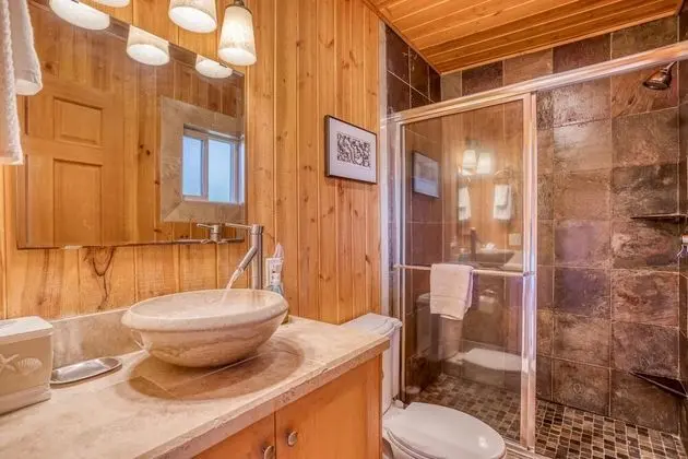Ev, 1 Çift Kişilik Yatak (Shorepine Retreat)