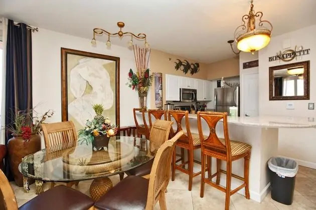 Daire, 3 Yatak Odası, 2 Banyolu, Denize Sıfır (Corner Unit 2329)