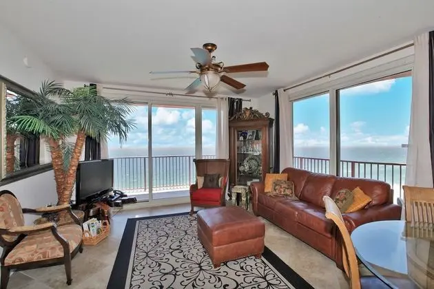 Daire, 3 Yatak Odası, 2 Banyolu, Denize Sıfır (Corner Unit 2329)