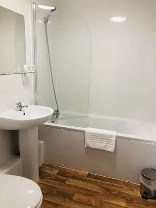 Basic Apart Daire, Özel Banyo (1BED-D/SF-4PPL)