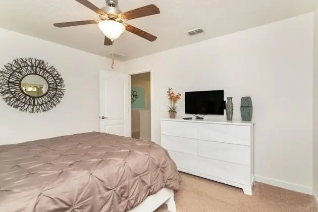 Villa (ShowHome 5 bedroom Champions Gate Vil)