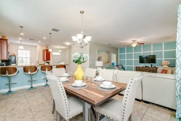 Villa (ShowHome 5 bedroom Champions Gate Vil)