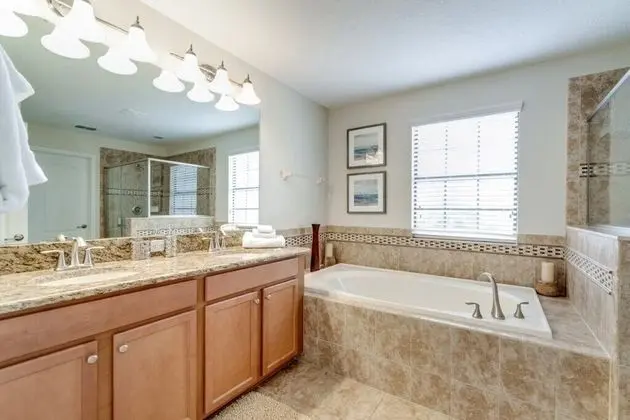 Villa (ShowHome 5 bedroom Champions Gate Vil)