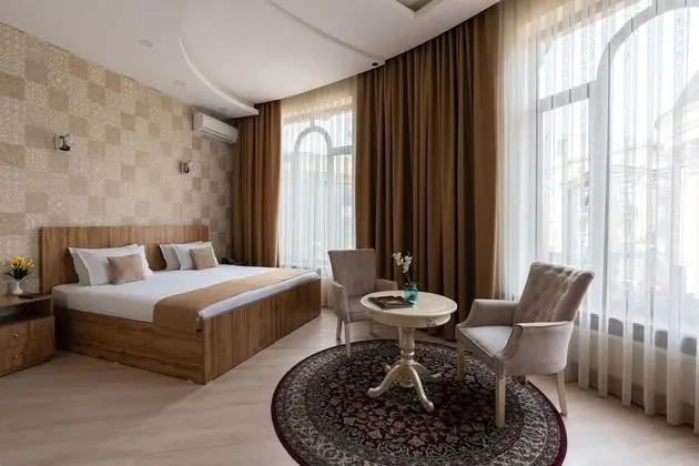Luxury Oda