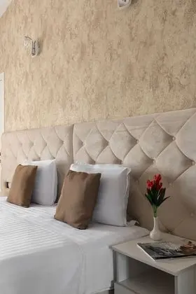 Luxury Oda