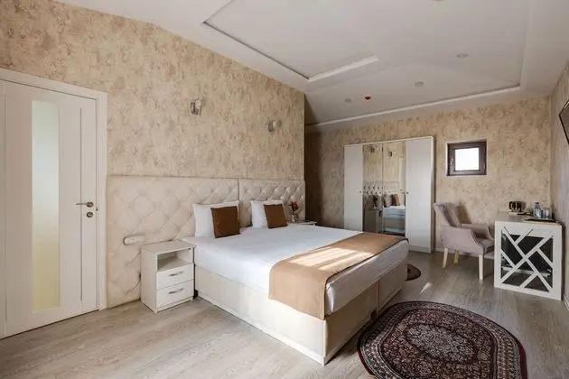 Luxury Oda