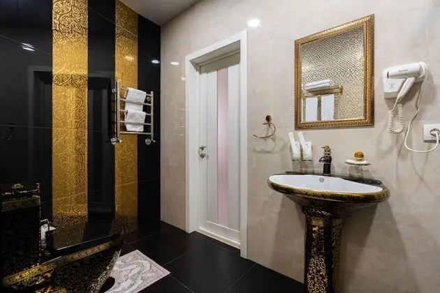 Luxury Oda