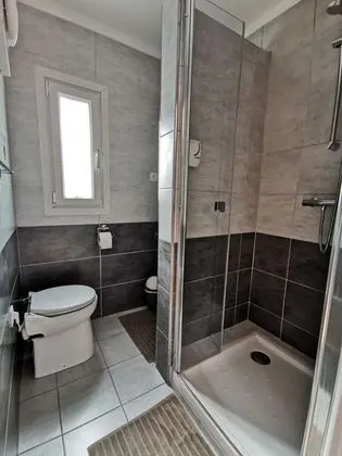 Tek Büyük Yataklı Oda, Havuz Manzaralı (coquelicot)