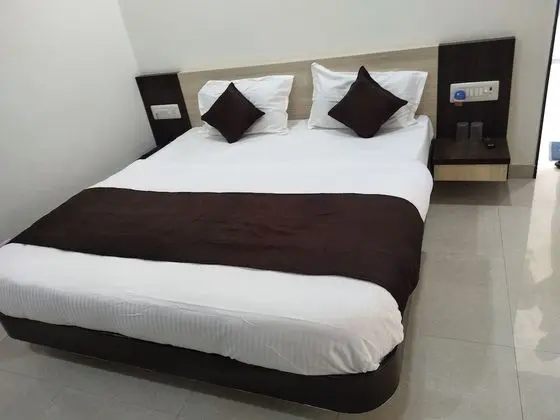 Double Bed Deluxe Ac Room