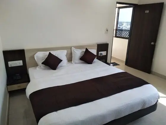 Double Bed Deluxe Non Ac Room