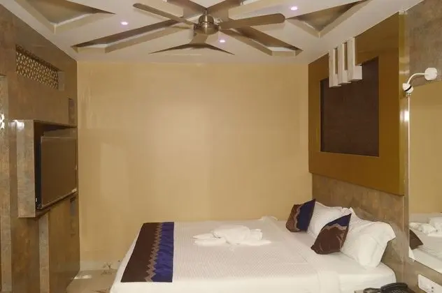 Suite AC Room