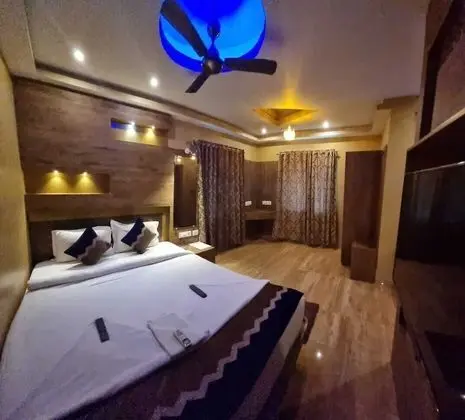 Suite AC Room