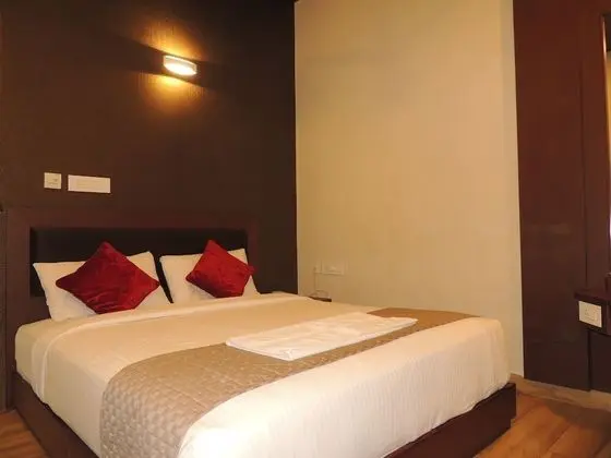 Deluxe Tek Büyük Yataklı Oda, 1 Çift Kişilik Yatak, Şehir Manzaralı