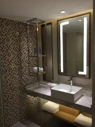 Premium Tek Büyük Yataklı Oda