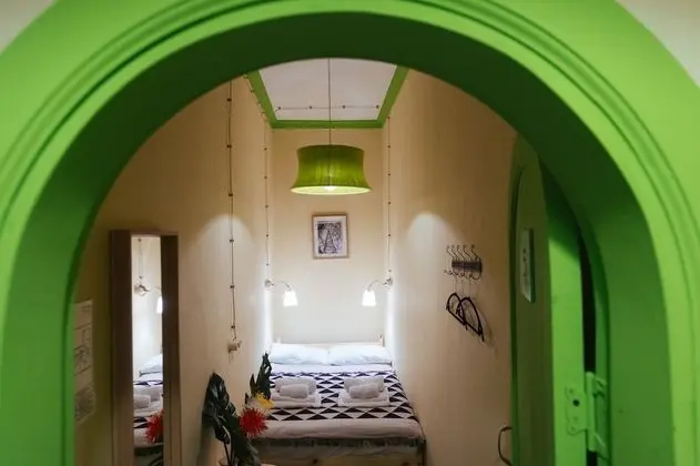 Economy Tek Büyük Yataklı Oda, Ortak Banyo (No Windows)