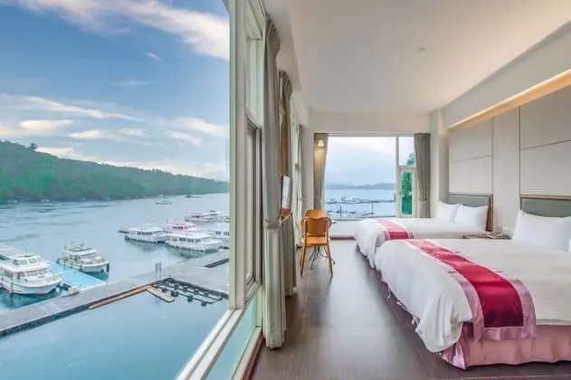 Deluxe Dört Kişilik Oda, Göl Manzaralı