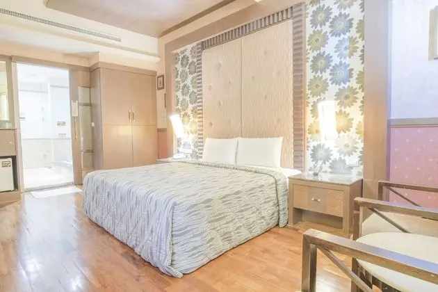 Business Tek Büyük Yataklı Oda (NON REFUNDABLE)